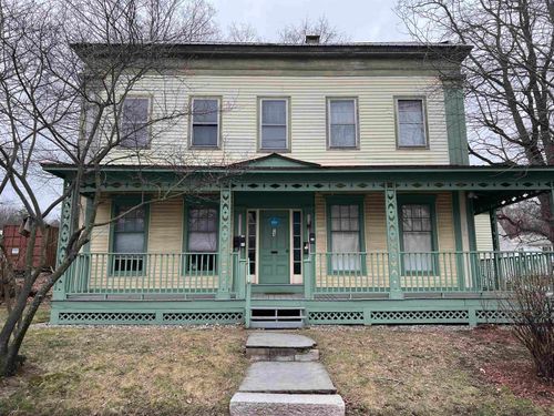 28 Brook St, Brattleboro, VT, 05301-6972 | Card Image