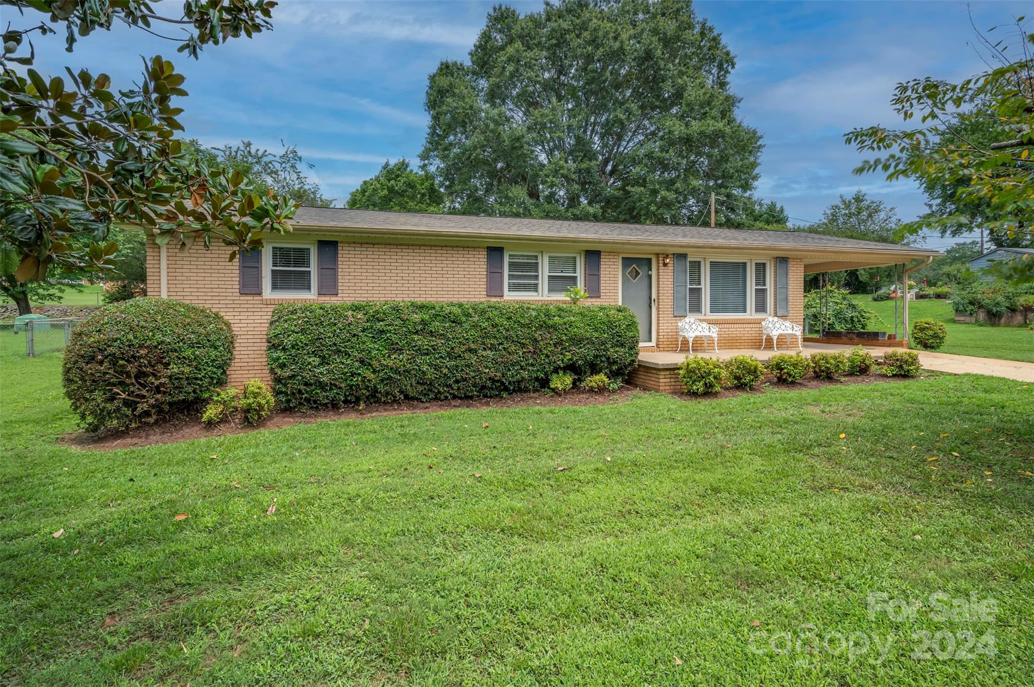 Lakeside Dr, Forest City, NC 28043