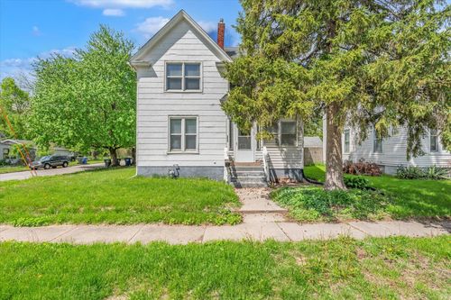 706 N Howell St, Davenport, IA, 52802-1038 | Card Image