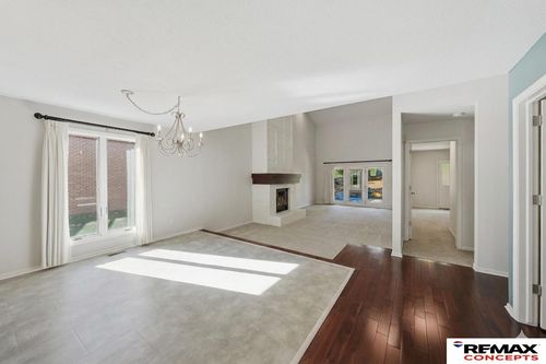 1901 Greenbriar Ln, Lincoln, NE, 68506-1673 | Card Image