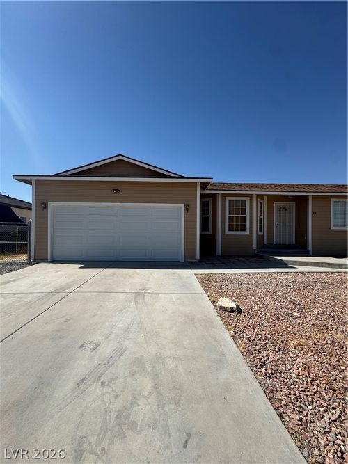 851 Lone Pine Rd, Pahrump, NV, 89048-5662 | Card Image