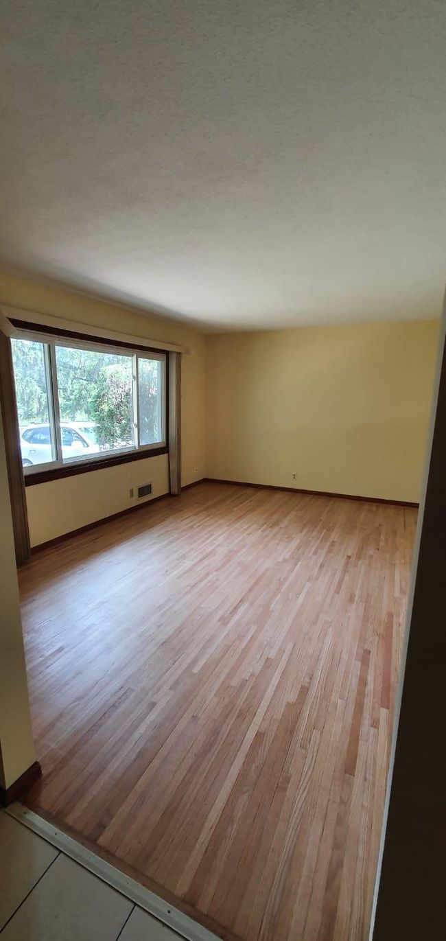 livingroom.jpeg | Image 4