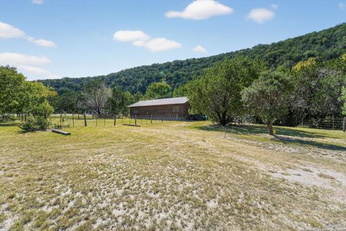 648 Bluffcreek Rd, Leakey, TX, 78873-3017 | Card Image