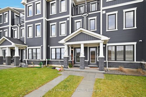 49 Melody Lane, Welland, ON, L0S1K0 | Card Image