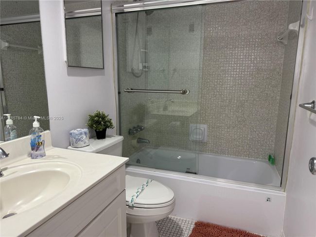 APT-8T - 3801 S Ocean Dr, Condo with 1 bedrooms, 1 bathrooms and null parking in Hollywood FL | Image 5