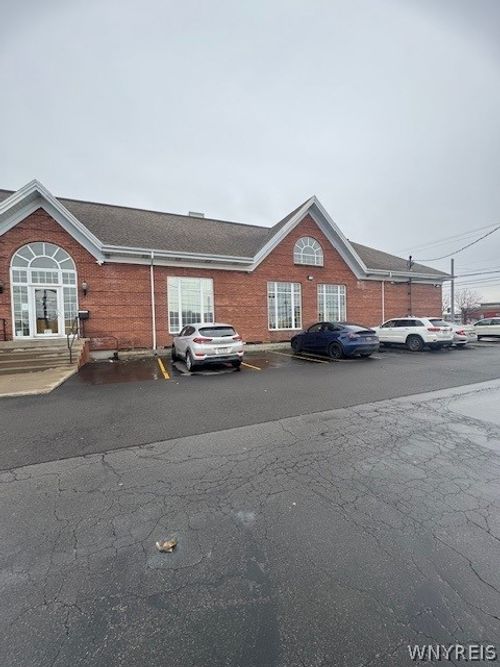 3830 Union Rd, Cheektowaga, NY, 14225-4212 | Card Image