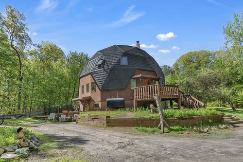 243 Oak St, Holliston, MA, 01746-1684 | Card Image