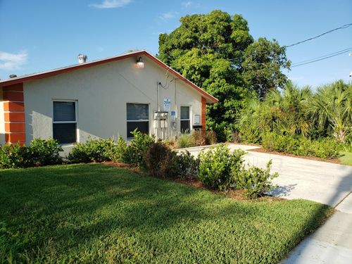2-820 14th St, West Palm Beach, FL, 33401-2562 | Card Image