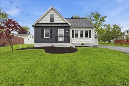 472 E And West Rd, West Seneca, NY, 14224-3932 | Card Image