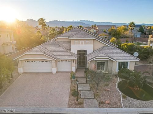 7215 Buttons Ridge Dr, Las Vegas, NV, 89131-2320 | Card Image