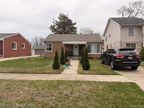 6624 Centralia St, Dearborn Heights, MI, 48127-2004 | Card Image