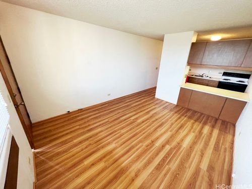 apt-304-3324 Sierra Dr, Honolulu, HI, 96816-3246 | Card Image