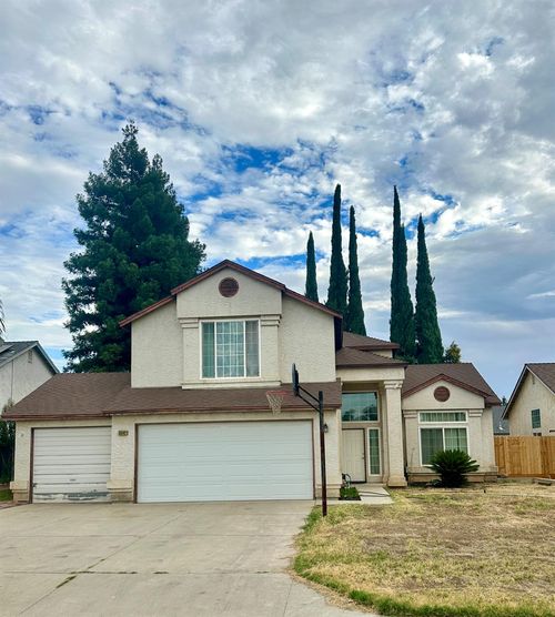 5542 W Willis Avenue, Fresno, CA, 93722 | Card Image