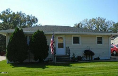 1403 Sunset Drive, Mandan, ND, 58554 | Card Image