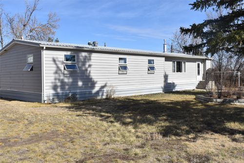 208 2nd Ave Sw, Brady, MT, 59416-8999 | Card Image