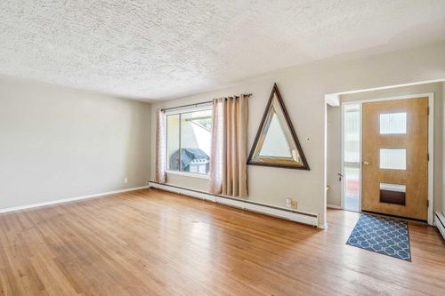 1802 11 Avenue N, Lethbridge, AB, T1H1N2 | Card Image