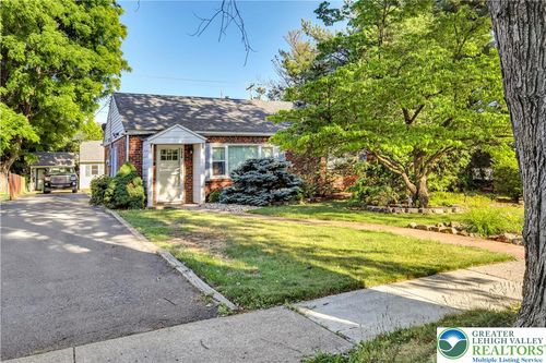 3010 Moravian Ave, Allentown, PA, 18103-6528 | Card Image
