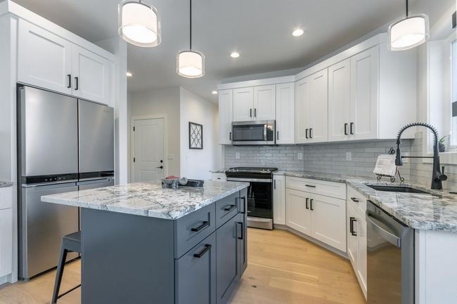 117 Ashberry Ln, Condo with 3 bedrooms, 3 bathrooms and null parking in Stoughton WI | Image 4