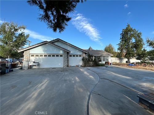549 Reservoir Rd, Mentone, CA, 92359-9781 | Card Image