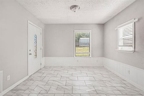 3821 Oakcliff Dr, Oklahoma City, OK, 73135-2253 | Card Image