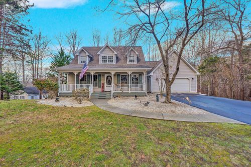 101 Briarcliff Dr, Moneta, VA, 24121-1763 | Card Image