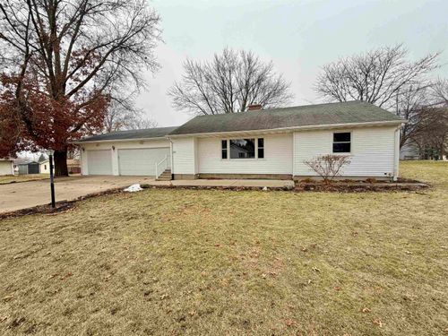 305 W Pershing St, STILLMAN VALLEY, IL, 61084-8936 | Card Image