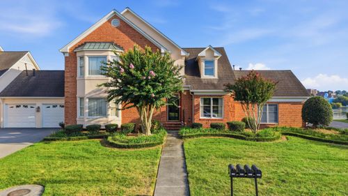 1525 Heritage Landing Dr, Chattanooga, TN, 37405-4254 | Card Image