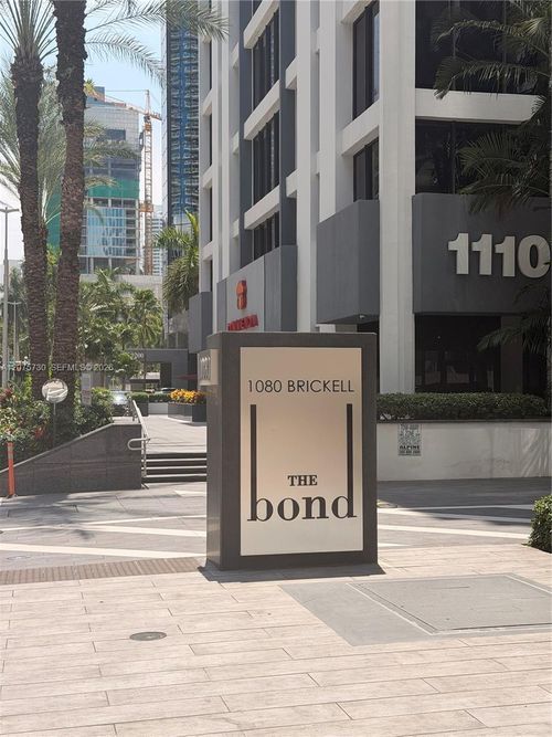 913-1080 Brickell Ave, Miami, FL, 33131-3981 | Card Image