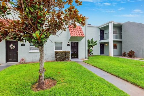 2834 Somerset Park Dr, TAMPA, FL, 33613-3184 | Card Image