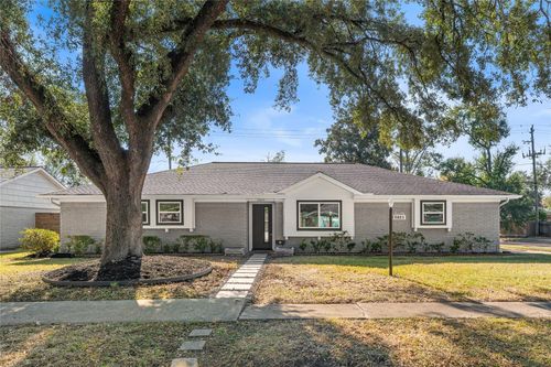 5823 Ettrick Dr, Houston, TX, 77035-4229 | Card Image