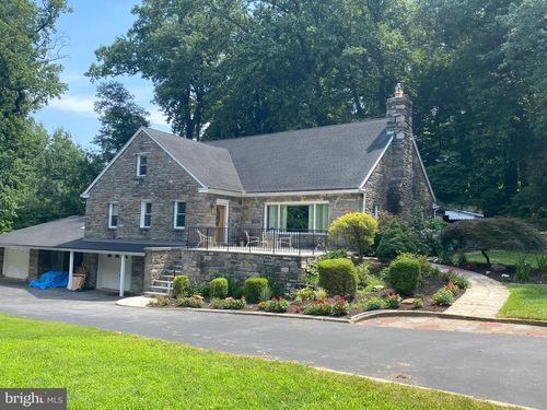 101 S Elmwood Ave, GLENOLDEN, PA, 19036-1906 | Card Image