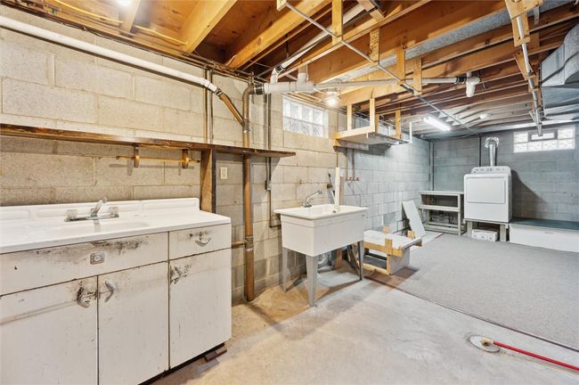 502 Sycamore St, House other with 3 bedrooms, 2 bathrooms and 2 parking in Vandergrift PA | Image 28