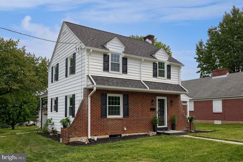 11 E Herman Ave, LEBANON, PA, 17042-7113 | Card Image