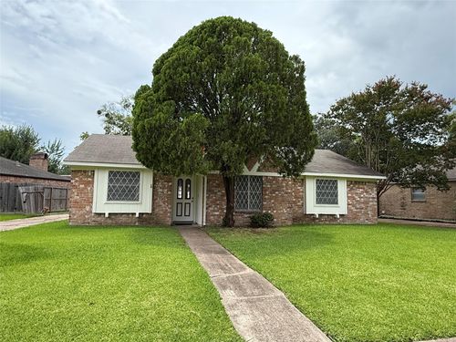 2206 Round Lake Dr, Houston, TX, 77077-6129 | Card Image