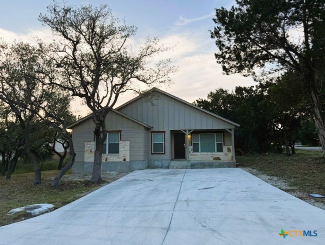Front view of home. | Image 6