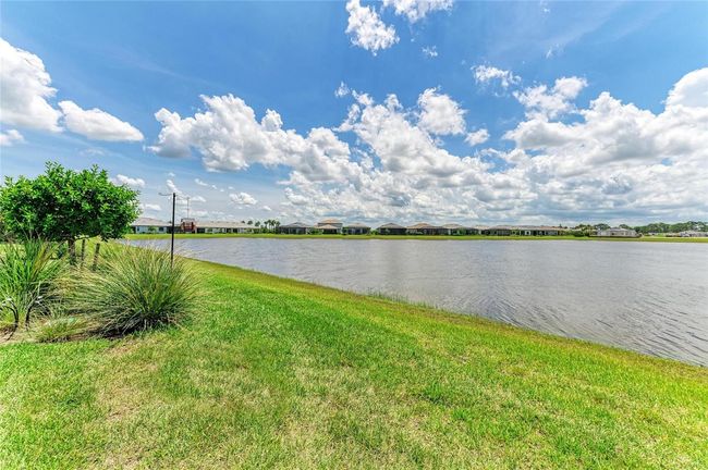 14672 Misty Pond Loop, House other with 2 bedrooms, 2 bathrooms and null parking in NOKOMIS FL | Image 16