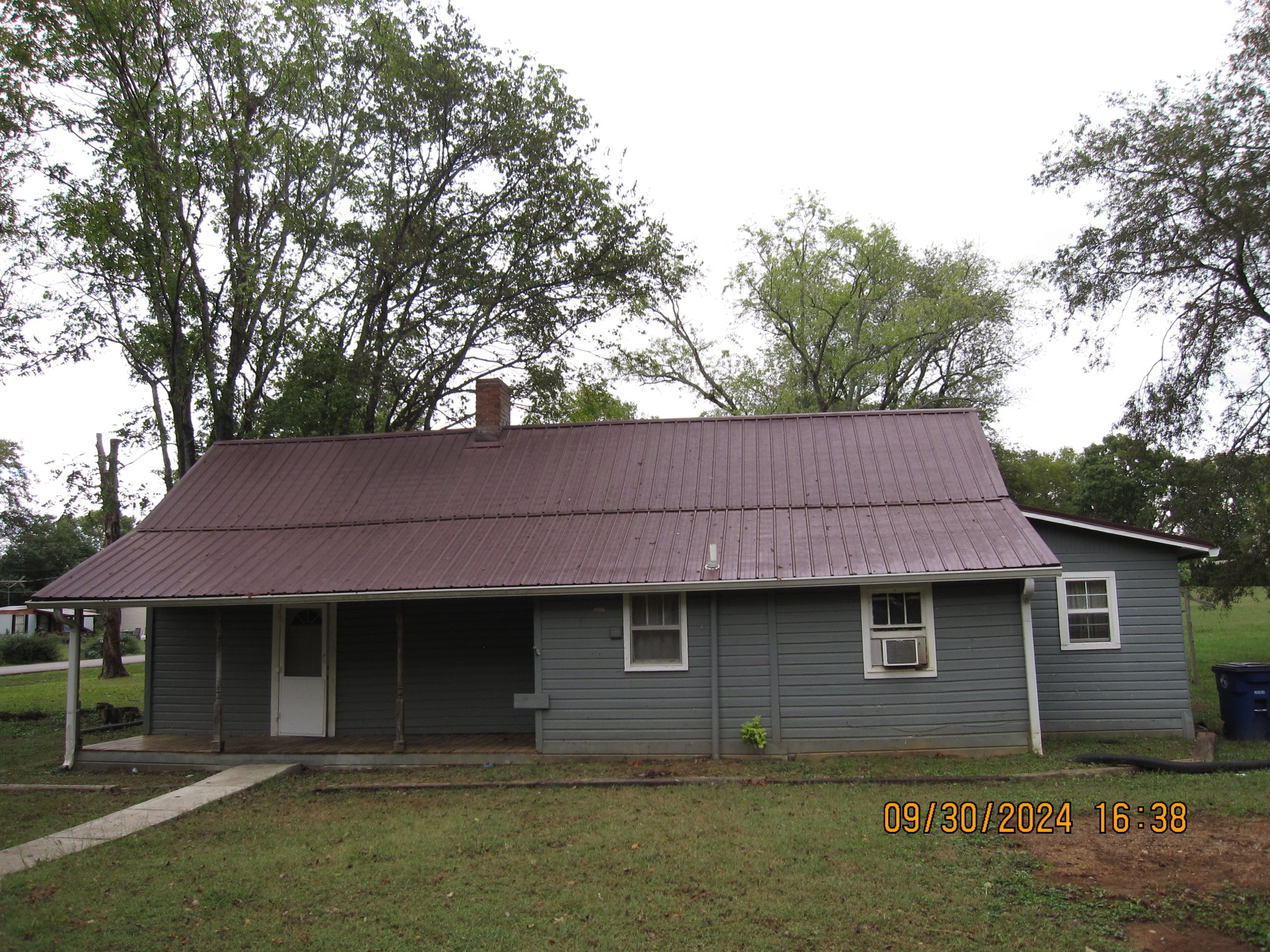 210 Lawrence Ave, For Sale in Chapel Hill Zoocasa