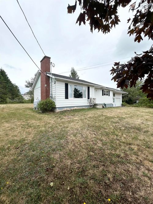 8 Smith Ave, Springhill, NS, B0M1X0 | Card Image