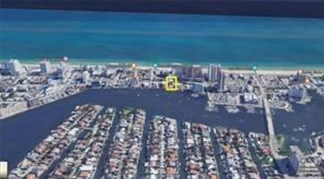 THERE'S THE OCEAN TOO! | Image 21