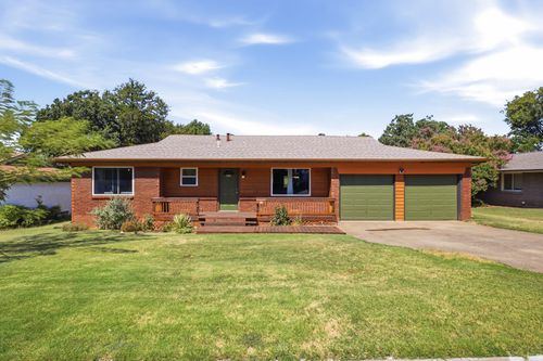 612 Oakwood Dr, Euless, TX, 76040-5258 | Card Image