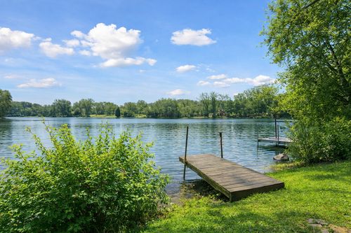 8420 Meadow Lake Rd E, New Hope, MN, 55428-3142 | Card Image