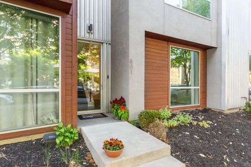 801 N 6th St, Columbus, OH, 43215-1788 | Card Image
