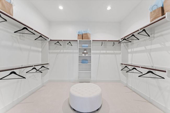 Enormous closet | Image 15