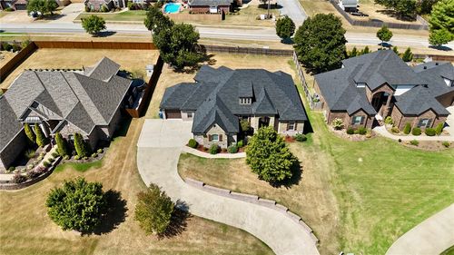 2105 Nw Small Oaks St, Bentonville, AR, 72712-4484 | Card Image