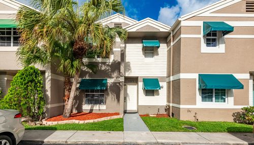 5273-5273 Sw 123rd Ave, COOPER CITY, FL, 33330-4267 | Card Image