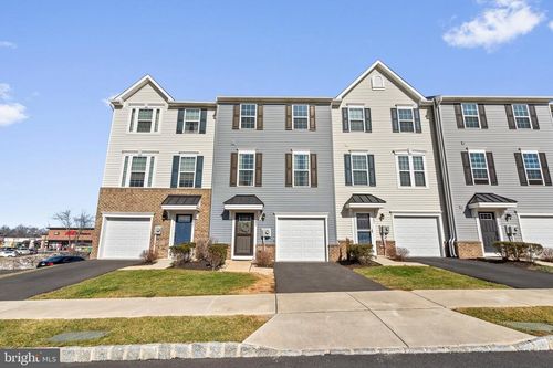 204 Station Dr, DUBLIN, PA, 18917-1404 | Card Image