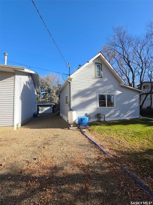 233 Ancona Street, Esterhazy, SK, S0A0X0 | Card Image