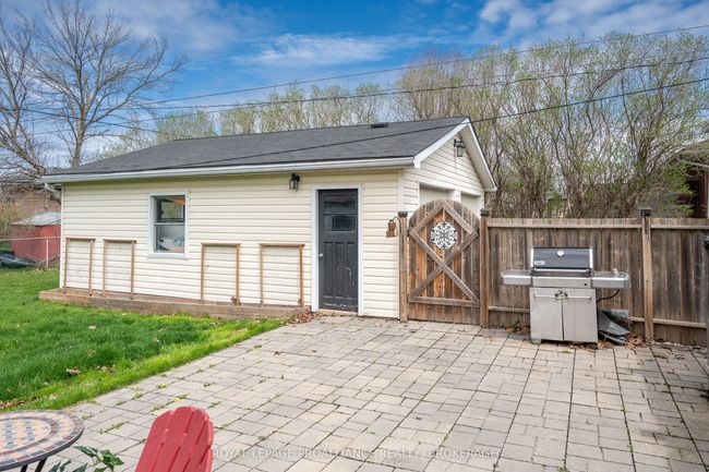 70 Briscoe St, House other with 4 bedrooms, 2 bathrooms and 4 parking in Amherstview ON | Image 32