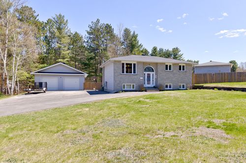 9 Jamie Cres, Petawawa, ON, K8H3N2 | Card Image