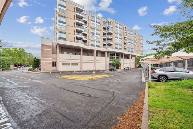APT-306 - 5570 Centre Ave, Condo with 2 bedrooms, 2 bathrooms and 2 parking in Shadyside PA | Image 36